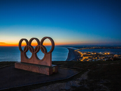 Les Jeux Olympiques. 
L'inclusion aux Jeux Olympiques de Paris en 2024 vise à créer une atmosphère accueillante et participative, reflétant l'idée que le sport a le pouvoir de rassembler des personnes de tous horizons autour d'une passion commune