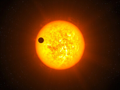 Rappresentazione artistica dell'esopianeta CoRoT-9b, immaginato durante un transito davanti al disco