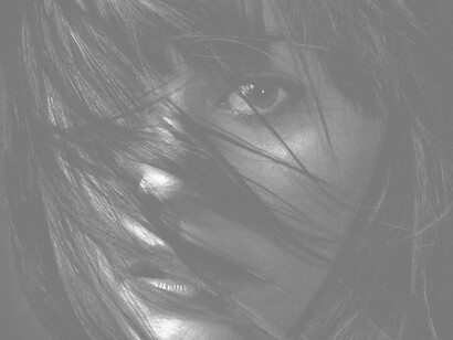 Viso di donna sensibile. La ricerca di comunione e l'accettazione di sé: una lotta contro la presunzione