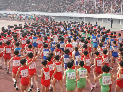Pyongyang, Corea del Norte. Los atletas recorren los últimos metros en el estadio Kim Il Sung. Foto: Flickr/URITOURS