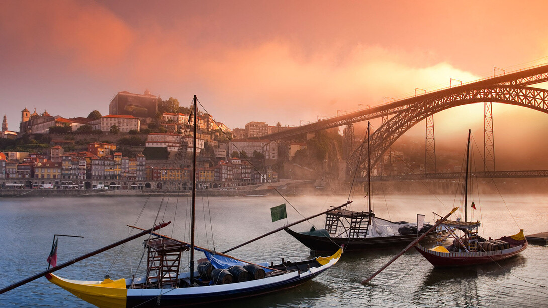 Vista de la Ribeira y el puente D. Luis I desde Vila Nova de Gaia
