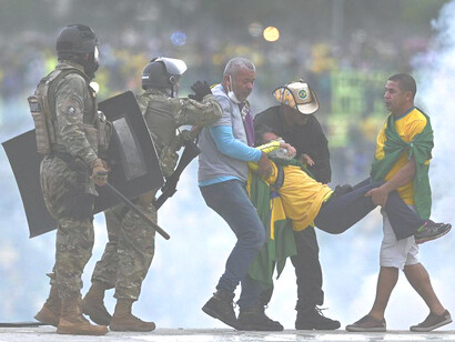 Miles de seguidores de Jair Bolsonaro invadieron en Brasilia el Congreso Nacional, el palacio presidencial y la Corte Suprema, los tres poderes del Estado brasileño