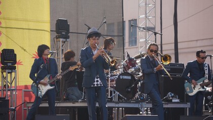 Tokyo Ska Paradise Orchestra en Supersónico, photo by Catalina Maria Johnson