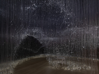 Chiharu Shiota, Echoes between, exhibition view. Courtesy of the artist and Templon. Photo by Charles Roussel