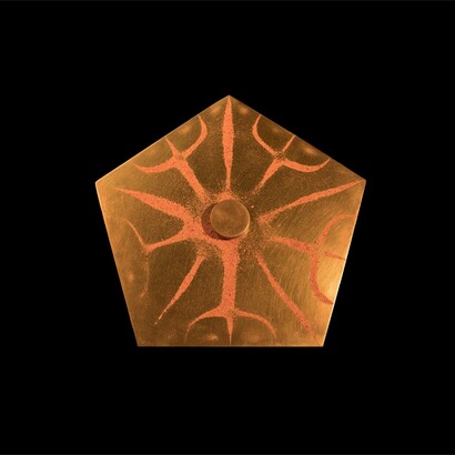 Le figure di Chladni dimostrano il legame tra suono, vibrazione e geometria