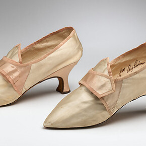 Visitors to Versailles. Courtesy of Metropolitan Museum of Art