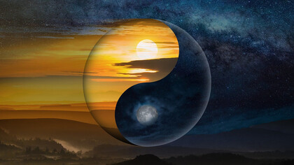 Yin e Yang. I Cinesi sono maestri nell’aver costruito un modus vivendi collettivo affidato a una "teologia naturale" priva di rivelazione divina in quanto il Grande Cielo, "Taiji", manifesta se stesso nella dinamica della realtà universale, grazie all’interconnessione perpetua delle forze Yang e Yin