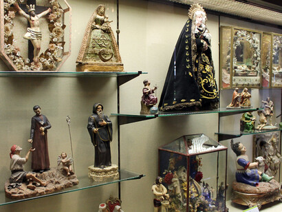 Religiosidad popular, Exhibition view. Courtesy of Museo Unicaja de Artes y Costumbres Populares