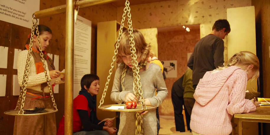 Erzähl mir was vom Tod. Courtesy of Alice - Museum for Children