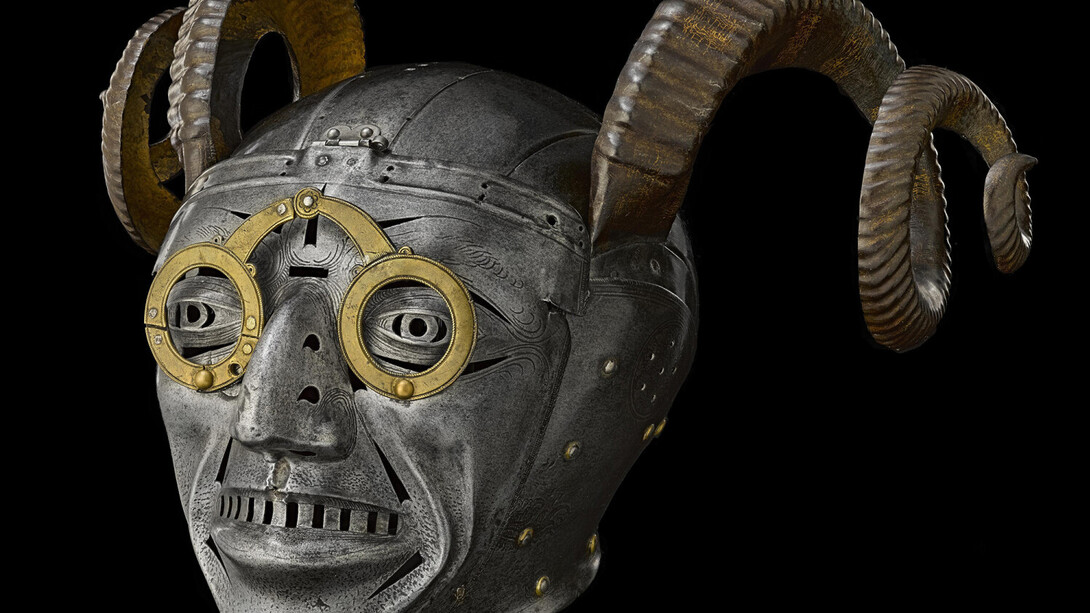 Konrad Seusonhofer, Casque d’une armure envoyée par Maximilien à Henri VIII. Avec l'aimable autorisation du Musée du Louvre