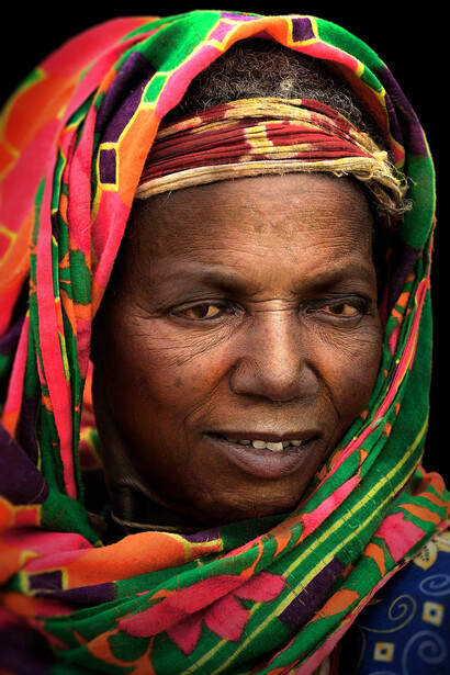 Burkina Faso, donna di un villaggio Tuareg, foto Sergio Pessolano