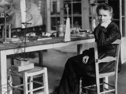 Marie Curie en su laboratorio