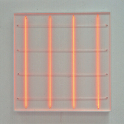 François Morellet, 4 néons 0° - 4 néons 90° avec 2 rythmes interférents, 1972 Acrilico su legno e neon rosso, 80x80 cm Courtesy A arte Invernizzi, Milano