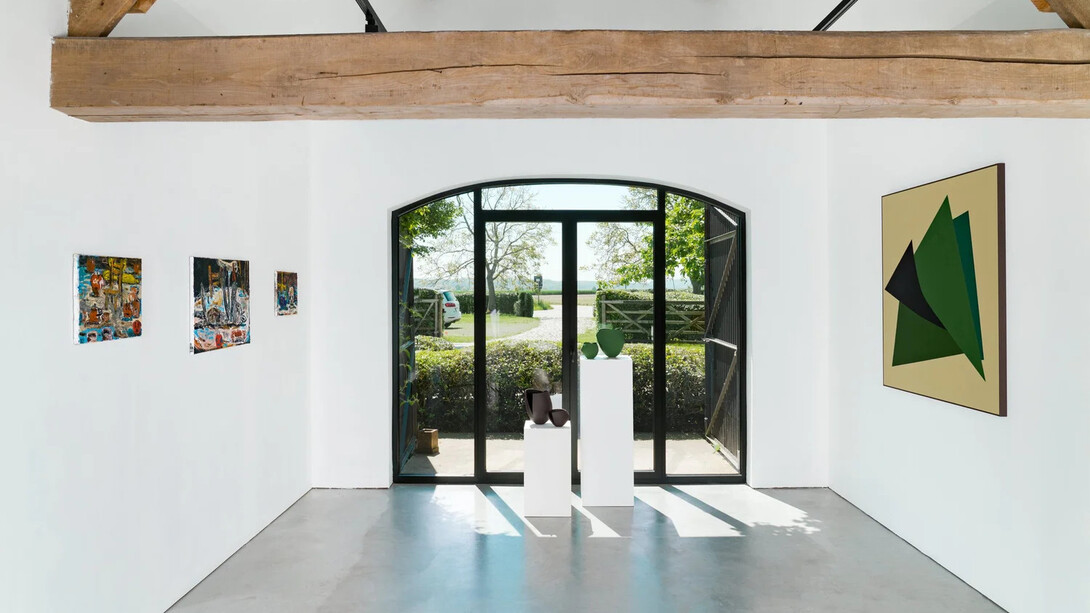 Narek Arzumanyan, Artur Eranosian and Ann Van Hoey, Black milk, red Earth, exhibition view. Courtesy of Verduyn Gallery