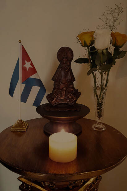 Altar casero dedicado a la Virgen de la Caridad del Cobre, Cuba