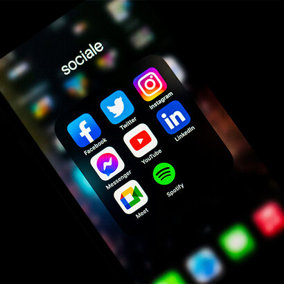 Celular. Que tal não nos deixar levar em ondas mediáticas