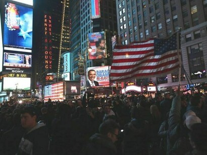 Le vie di New York festeggiano Obama