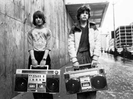 Il quarto sesso. Il territorio estremo dell’adolescenza. Firenze, gennaio-febbraio 2003, Stazione Leopolda. I ragazzi scappati di casa di Pike Street, Seattle, 1983. Foto Mary Ellen Mark. Da Streetwise, New York, Aperture, 1990. © Mary Ellen Mark/Aperture/Grazia Neri