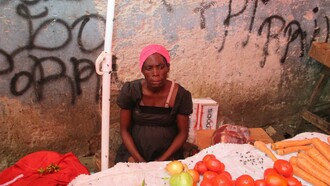 Luanda, Angola. Detrás de cada tenderete hay una historia