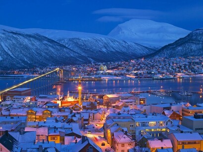 Hurtigruten in sunset, Molde. Credits: kenneth spadberg/Foap/Visitnorway.com