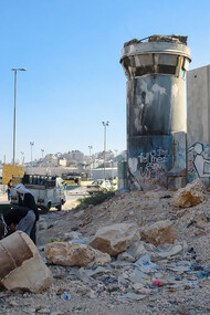 Monsieur Cana’s graffiti at the Qalandia checkpoint in Palestine