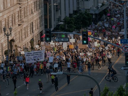 A posição do partido sobre aborto gera controvérsia e debate
