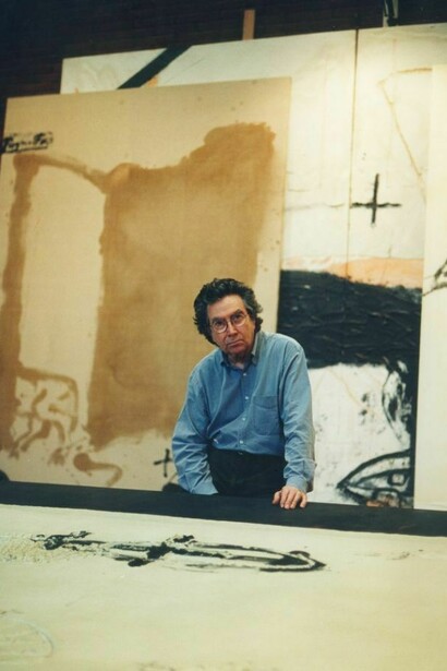 Antoni Tàpies nel suo studio di Barcellona, 2002 © Teresa Tàpies Domènech