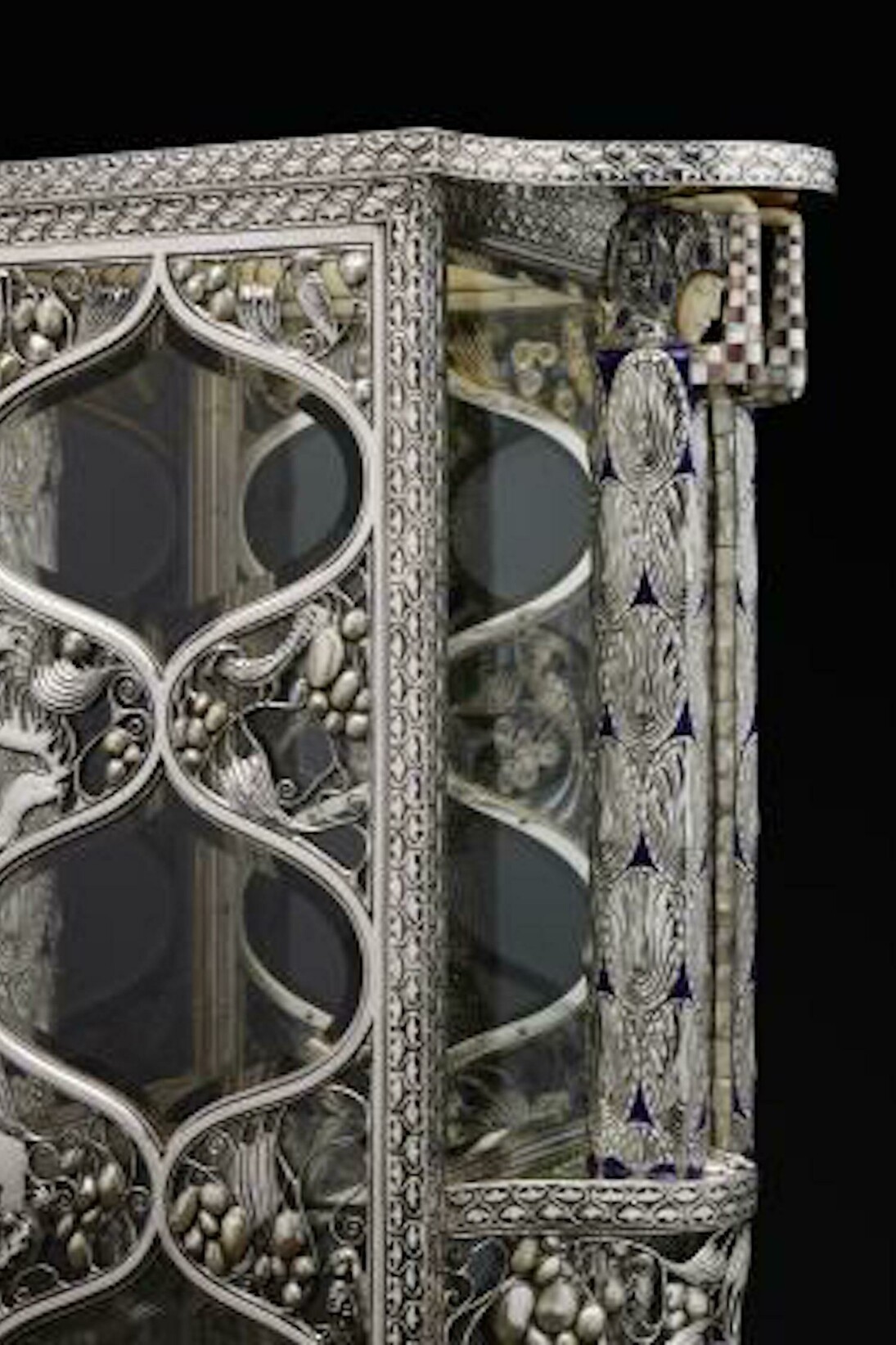 The Wittgenstein Vitrine. Courtesy of Dallas Museum of Art