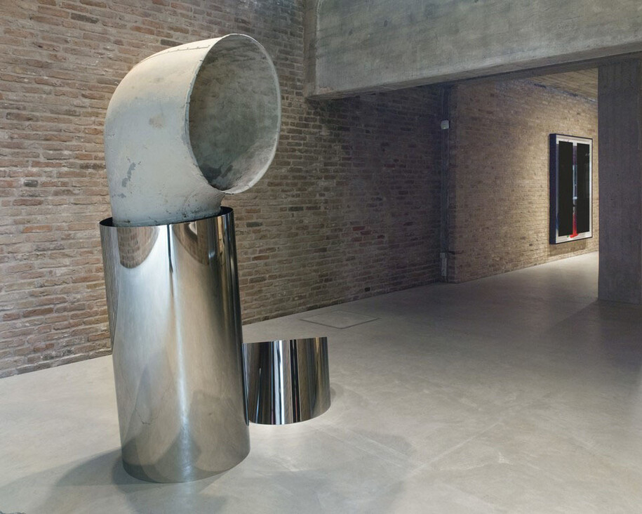 Kathryn Andrews, Exhibition view. Courtesy of König Galerie