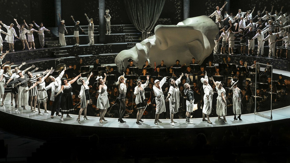 'Les Troyens' es una ópera en cinco actos con música de Hector Berlioz y libreto en francés del mismo compositor