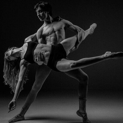 Uomo e donna che ballano: "Poiesis quale furia concupiscente, setacciante. Voluttà seria, tenace. La passionalità è un ritmo musicale, ontico, attivo, non passivo, un sognare lucido, un volo trasparente"