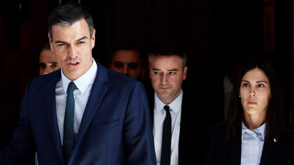 Pedro Sánchez y su jefe de gabinete en Moncloa, Iván Redondo