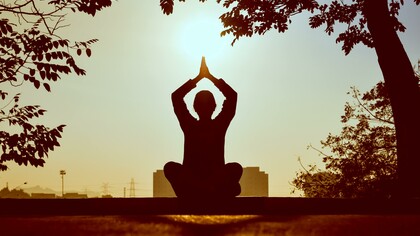 Meditation has shown a lot of benefits when it comes to relaxing the body and release all the stress
