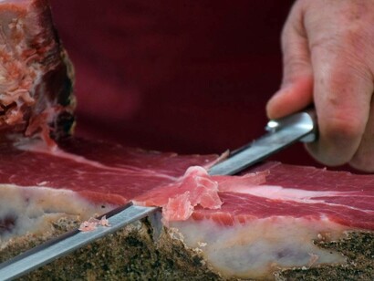 Taglio fine di prosciutto crudo