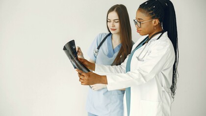 Dottoresse e diagnosi. Tempo medico-paziente: l'Importanza del ragionamento clinico nei medici di Medicina Generale
