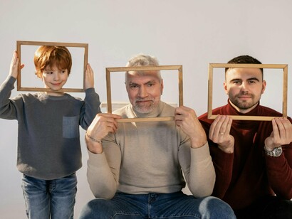 Pai, filho e neto. Compartilhe seus conhecimentos e habilidades: ensinar, orientar ou ajudar alguém a crescer é uma forma poderosa de deixar uma marca positiva