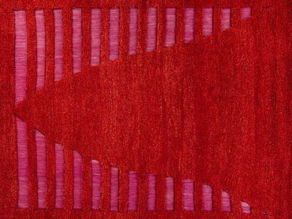 Taher Asad-Bakhtiari, Tribal weave project, rug on display. Courtesy of Hostler Burrows