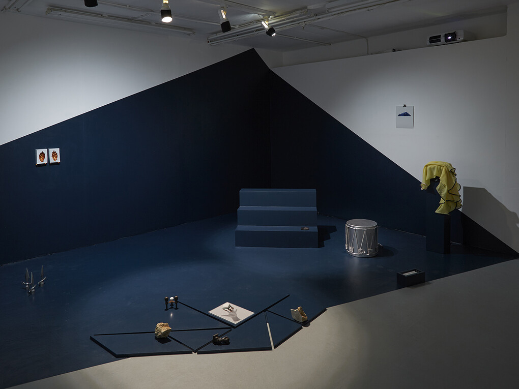 (play)ground-less, installation view 