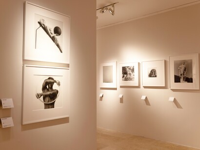 'Robert Mapplethorpe. Le forme della bellezza' sono esposti i grandi capolavori: i ritratti di personaggi famosi del mondo dell’arte, della letteratura, della musica, del cinema e una sezione dedicata al confronto con l’antico, esposte in mostra anche due sculture classiche conservate ai Musei Capitolini - la Statua di Afrodite della seconda metà del I sec. a.C. – inizi del I sec d.C. e la Statua di atleta, I secolo d.C. da un originale greco del V a.C. Museo dell'Ara Pacis, Roma, Italia. Credits immagini: Zètema Progetto Cultura