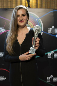 Zofia Kowalewska de Polonia, ganadora al mejor corto internacional con Wiezi (Vínculos Estrechos)