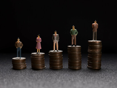 Inégalités de revenus et comment les extrêmes de richesse freinent l’évolution sociale
