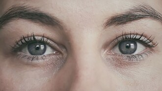 Lo sguardo di una donna. Cosa è percezione, cosa finzione?