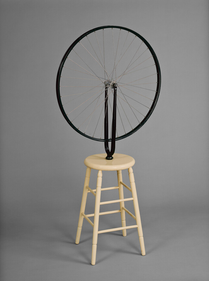 Marcel Duchamp, Bicycle Wheel,
1913, 6th version 1964, bicycle
fork with wheel mounted on painted
wooden stool, National Gallery of
Canada, Ottawa, Purchased 1971, ©
Estate of Marcel Duchamp / SODRAC
(2015)