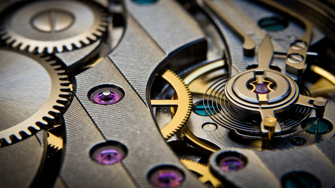 La búsqueda de una renta básica universal en el mundo capitalista del siglo XXI es justificable, pues la automatización del sistema capitalista en una economía de alta complejidad es parte de la valorización de los bienes públicos