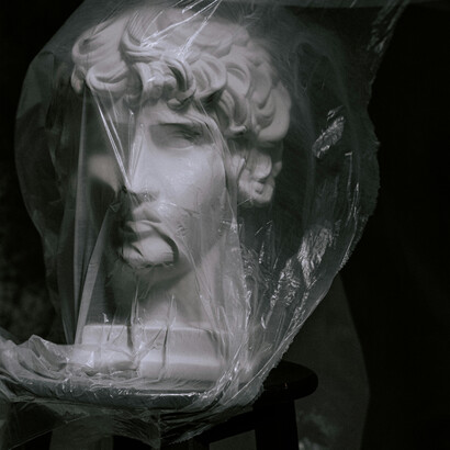 Arte política. Por outras palavras, trata-te da demarcação artística em relação a uma política do gosto gerada por via do entrelaçamento de lógicas heterogéneas