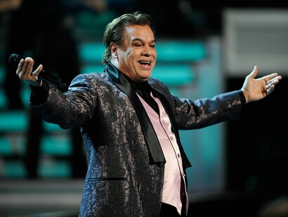 Juan Gabriel waves to the audience