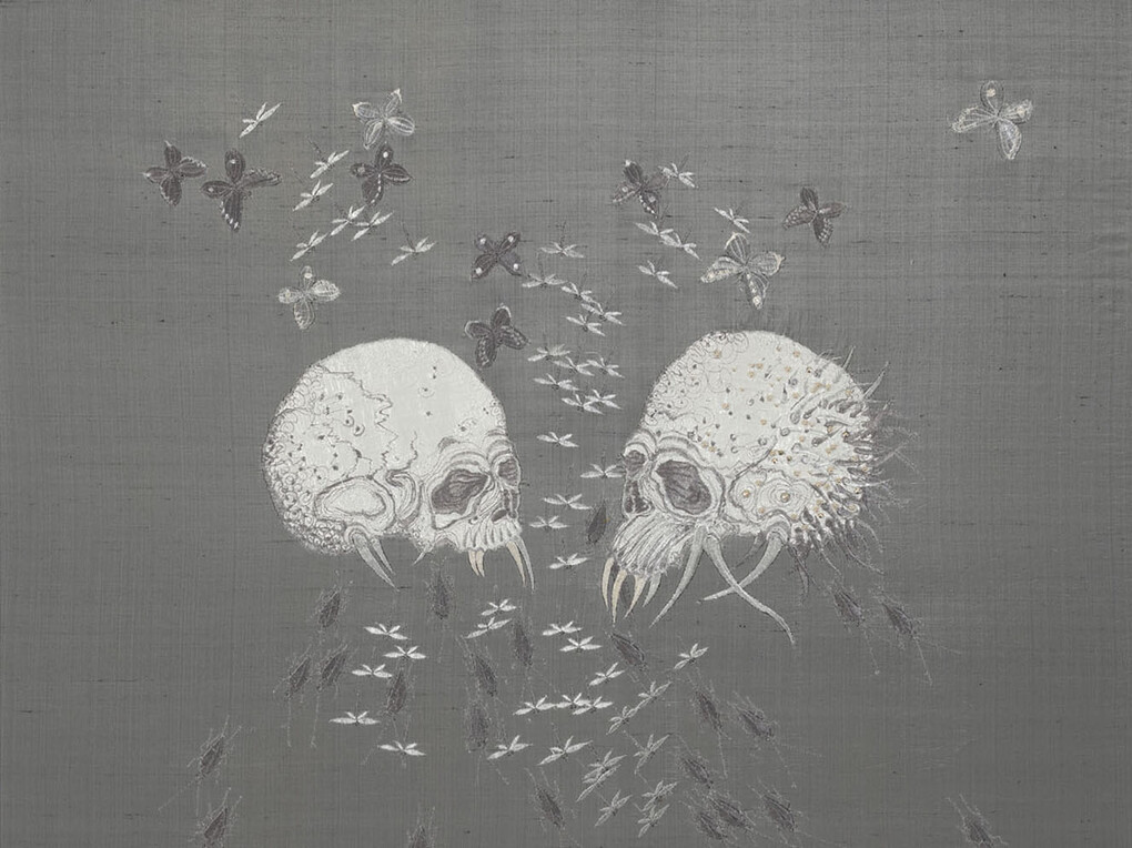 Angelo FIlomeno, Acid Mirror, 2013, ricamo e applicazioni di metallo su seta applicata su lino, cm 198x99. Courtesy of Galleria Giovanni Bonelli 