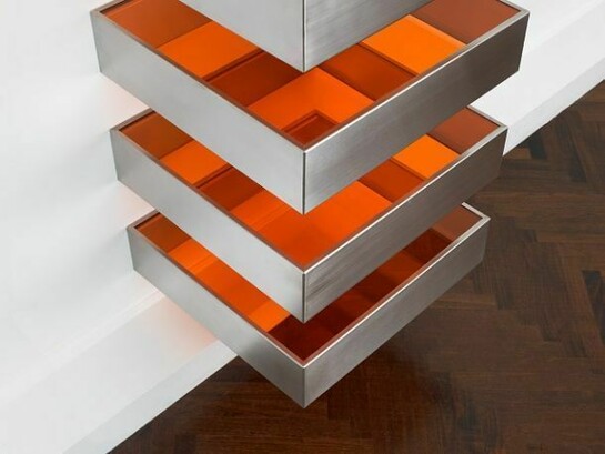 Amber stack: Detail, Donald Judd, Untitled (DSS 120), 1968, stainless steel and amber Plexiglas, 10 units, each 6 x 27 x 24 inches (15.2 x 68.6 x 61 cm), Tom Powel Imaging, Inc.
