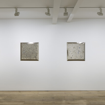 Lionel Estève, View of the exhibition “Narcisse”, Perrotin Seoul © Youngha Cho / Courtesy Perrotin