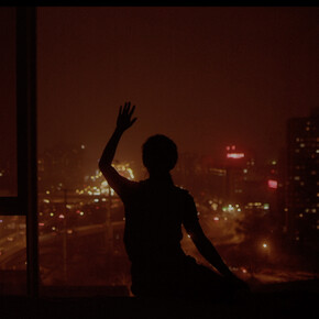 Cécile B. Evans, Production Still: Amos‘ World, Episode One, 2017. Courtesy the artist and Galerie Emanuel Layr, Vienna